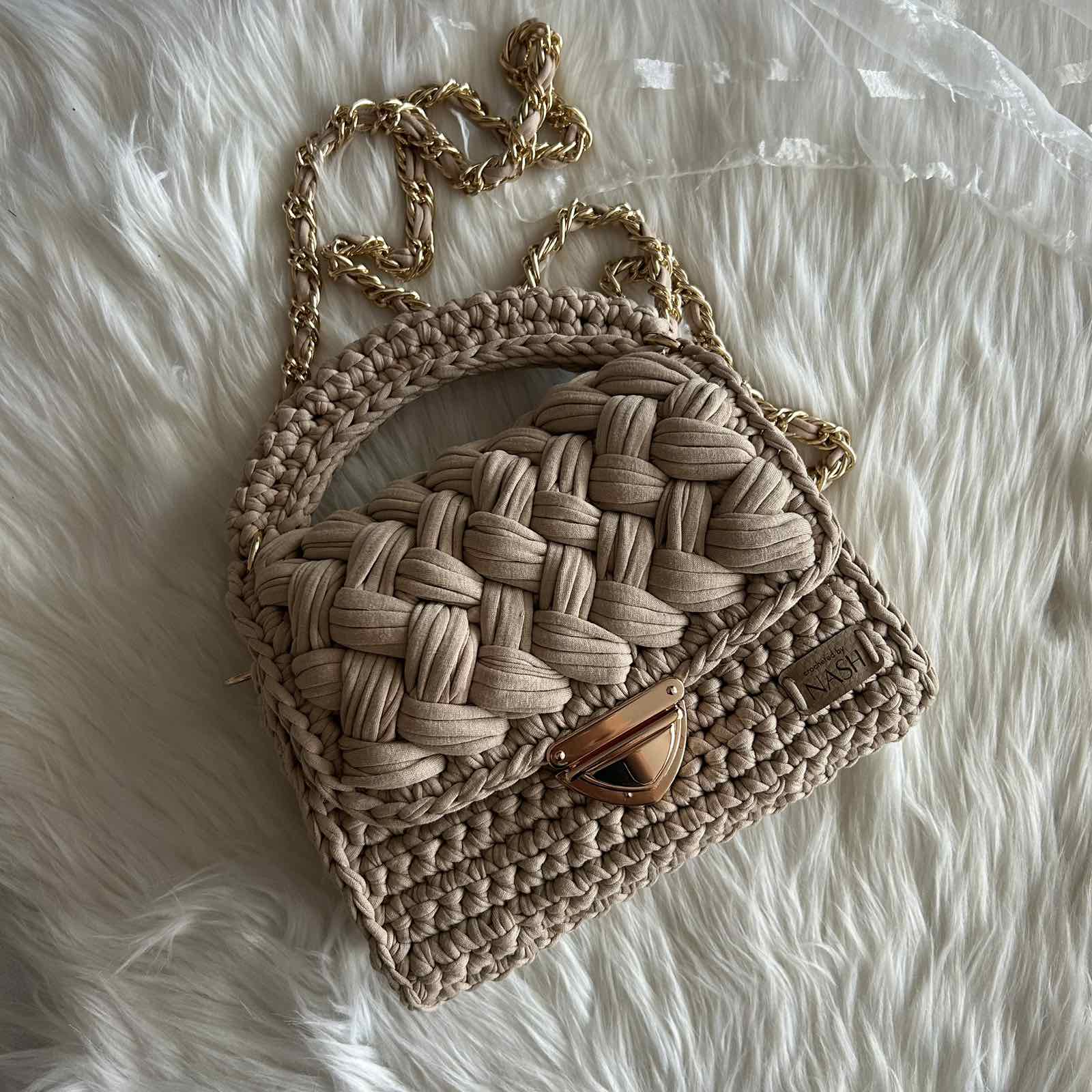 torebka na szydełku kuferek puff