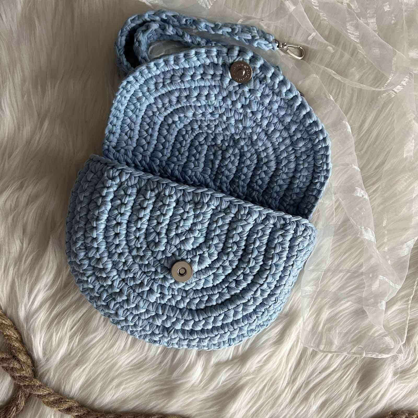 torebka na szydełku moon bag błekit