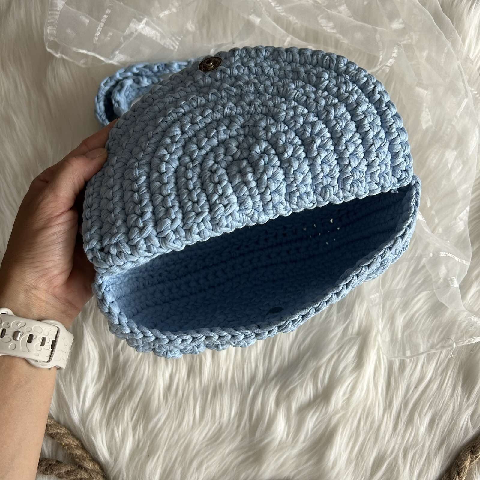 torebka na szydełku moon bag błekit