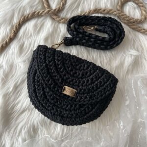 torebka na szydełku moon bag czarna